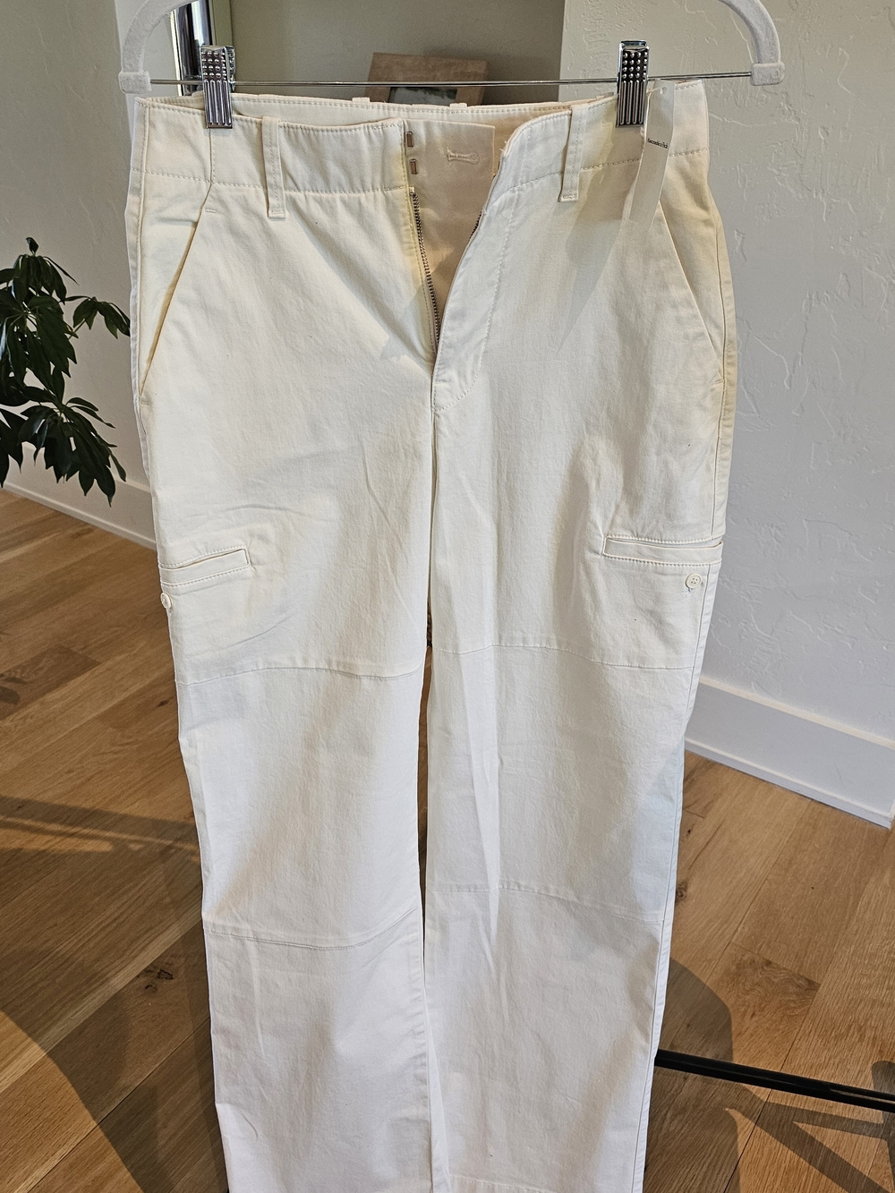 NWT Abercrombie & Fitch Cream Cargo Pants